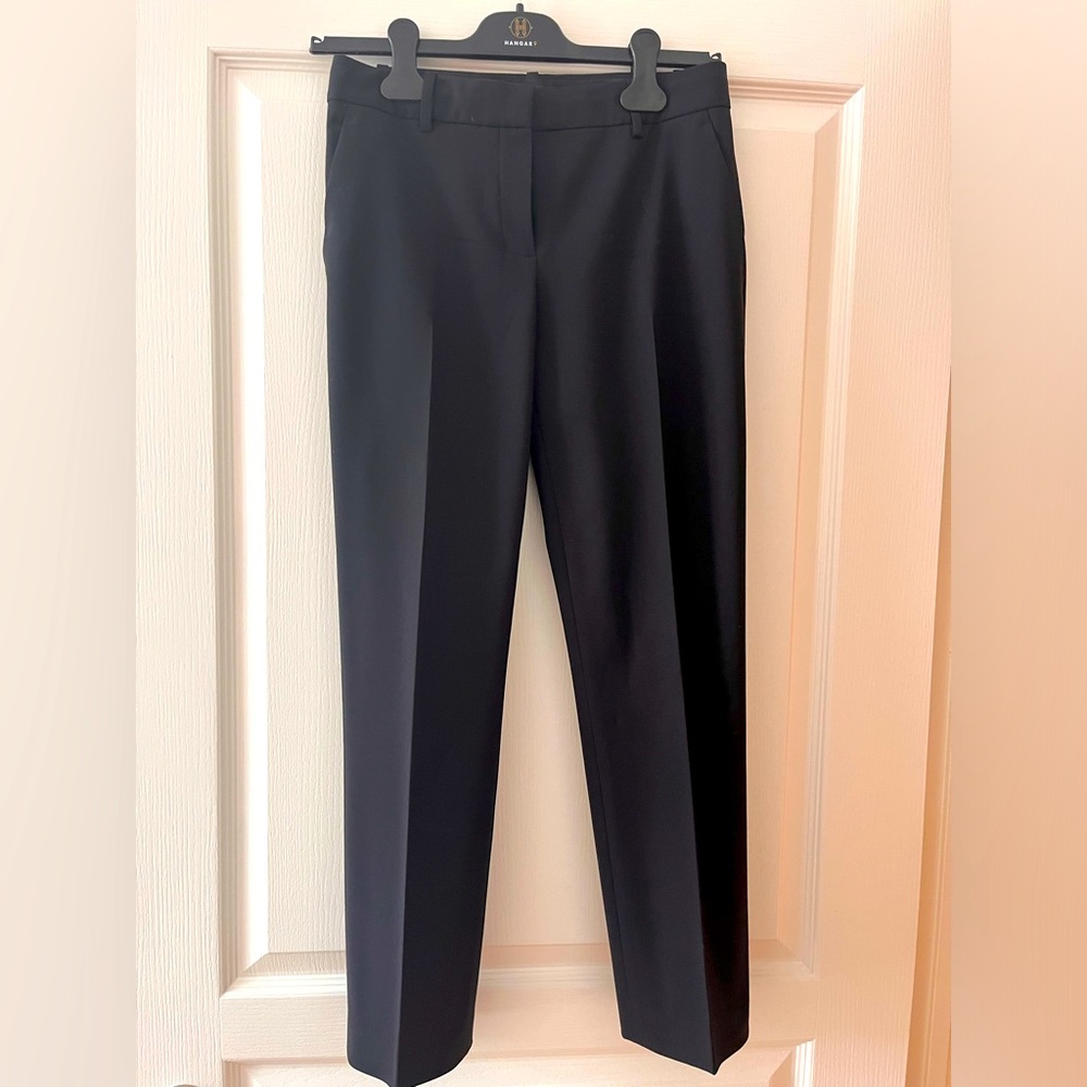 Theory Size O - Tapered High-Waist Pant - Very lightly worn.
